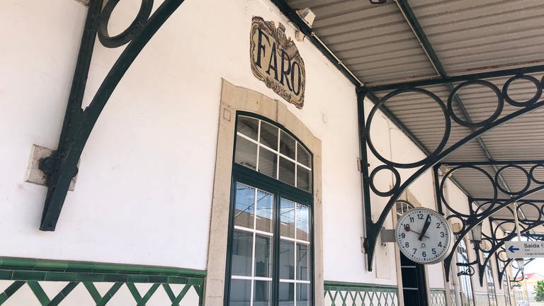 Bahnhof Faro. In der Provinzhauptstadt der Algarve kam der erste Zug im Jahr 1898 an.
