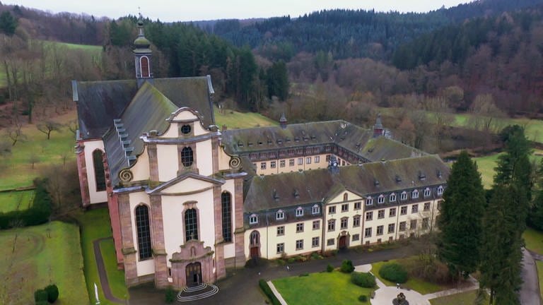 Ein Unternehmer möchte Pächter des Kloster Himmerod in der Eifel werden.
