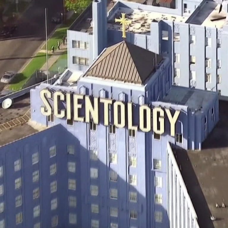 Drohnenflug über Scientology-Zentrale