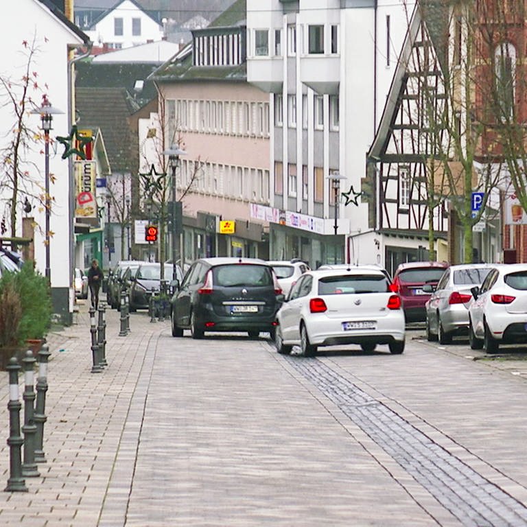 Höhr-Grenzhausen - Die Rathausstraße