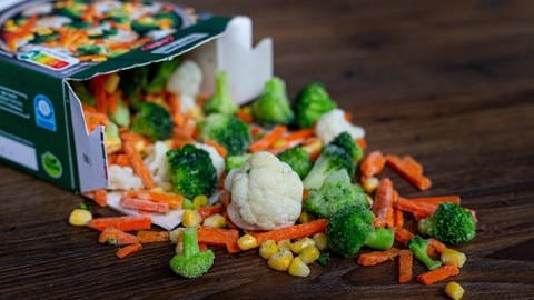 Tiefkühl-Gemüse auf einem Tisch