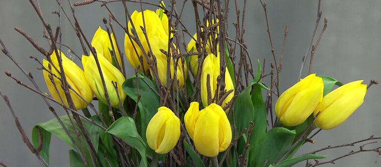 Stehstrauß mit Tulpen (Foto: SWR)