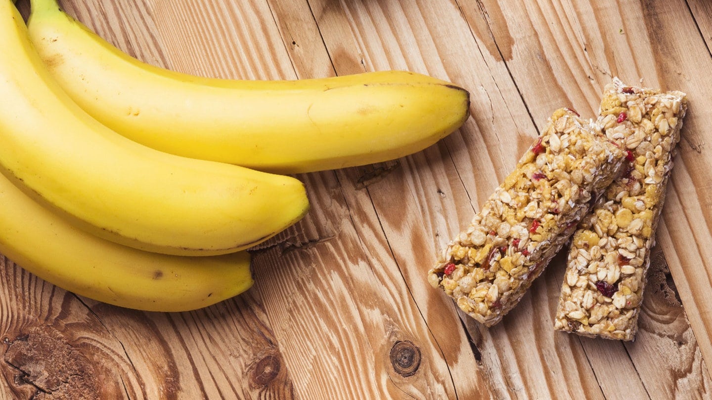 Banane oder Müsliriegel - Was ist der bessere Snack? - Rezepte - ARD ...