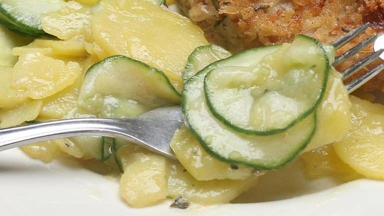 Gurken-Kartoffelsalat (Foto: SWR, SWR -)