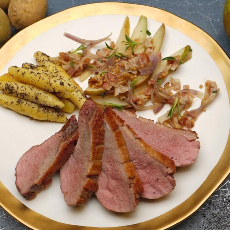 Entenbrust mit geschmortem Rotkohl und Fächerkartoffeln - Rezepte - ARD ...