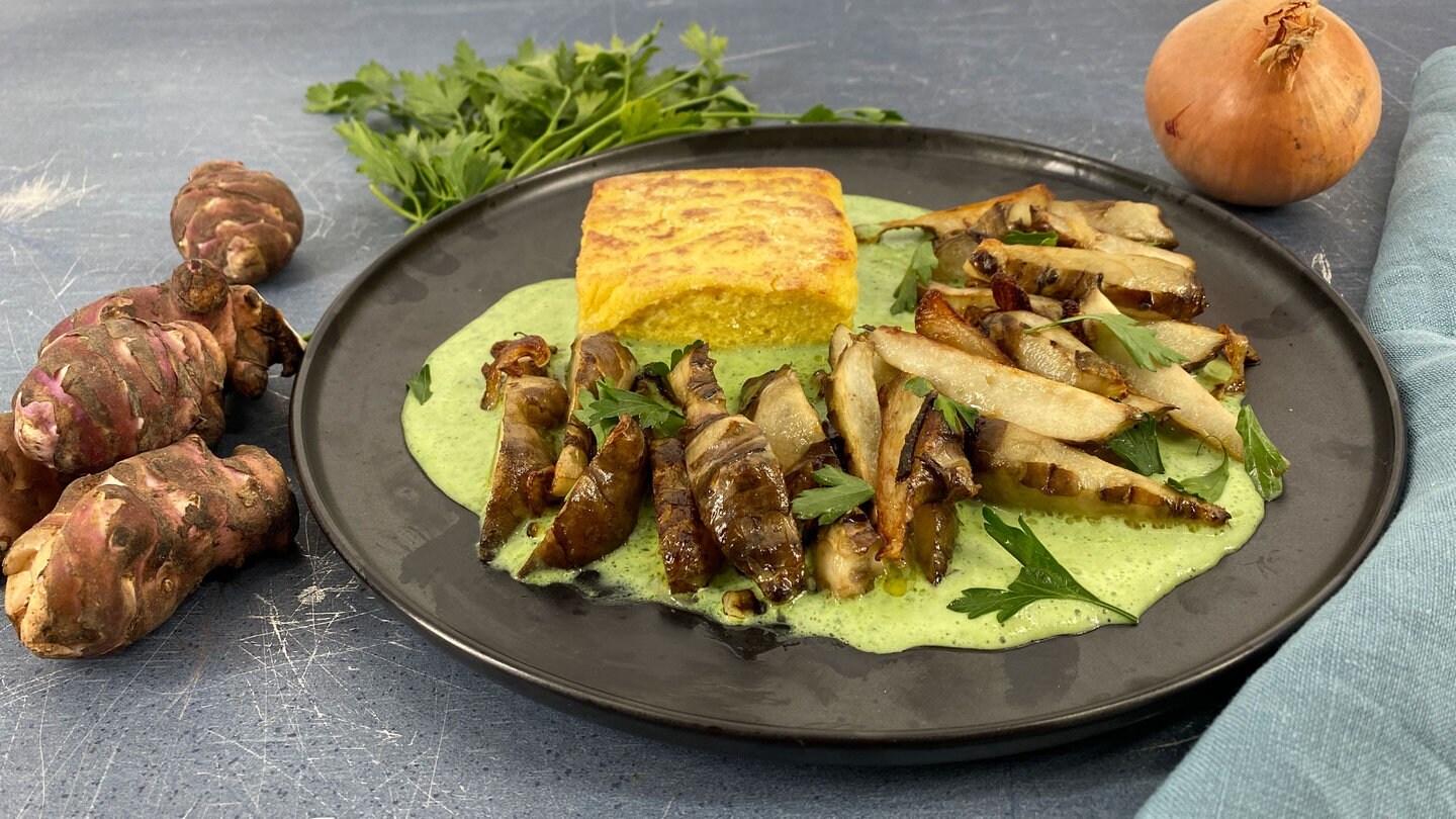Gebratene Grießschnitten mit Petersiliensauce und Topinambur - Rezepte ...