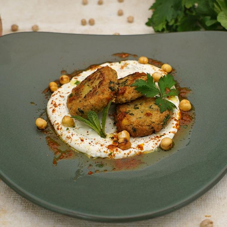 Falafel mit Harissa-Minz-Joghurt - Rezepte - ARD-Buffet - TV