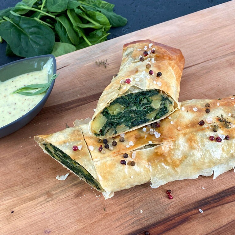 Rezept: Spinatstrudel mit Estragon-Mayonnaise - Rezepte - ARD-Buffet - TV