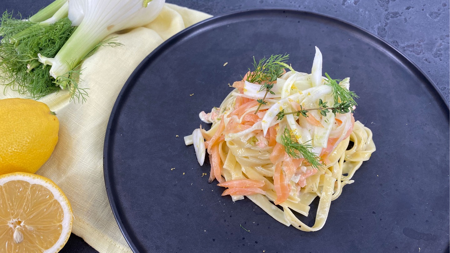 Rezept: Lachs-Tagliatelle mit Zitronensauce - Rezepte - ARD-Buffet - TV