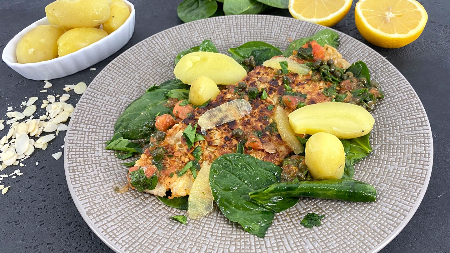Rezept: Gebratenes Forellenfilenfilet mit Mandeln - Rezepte - ARD ...