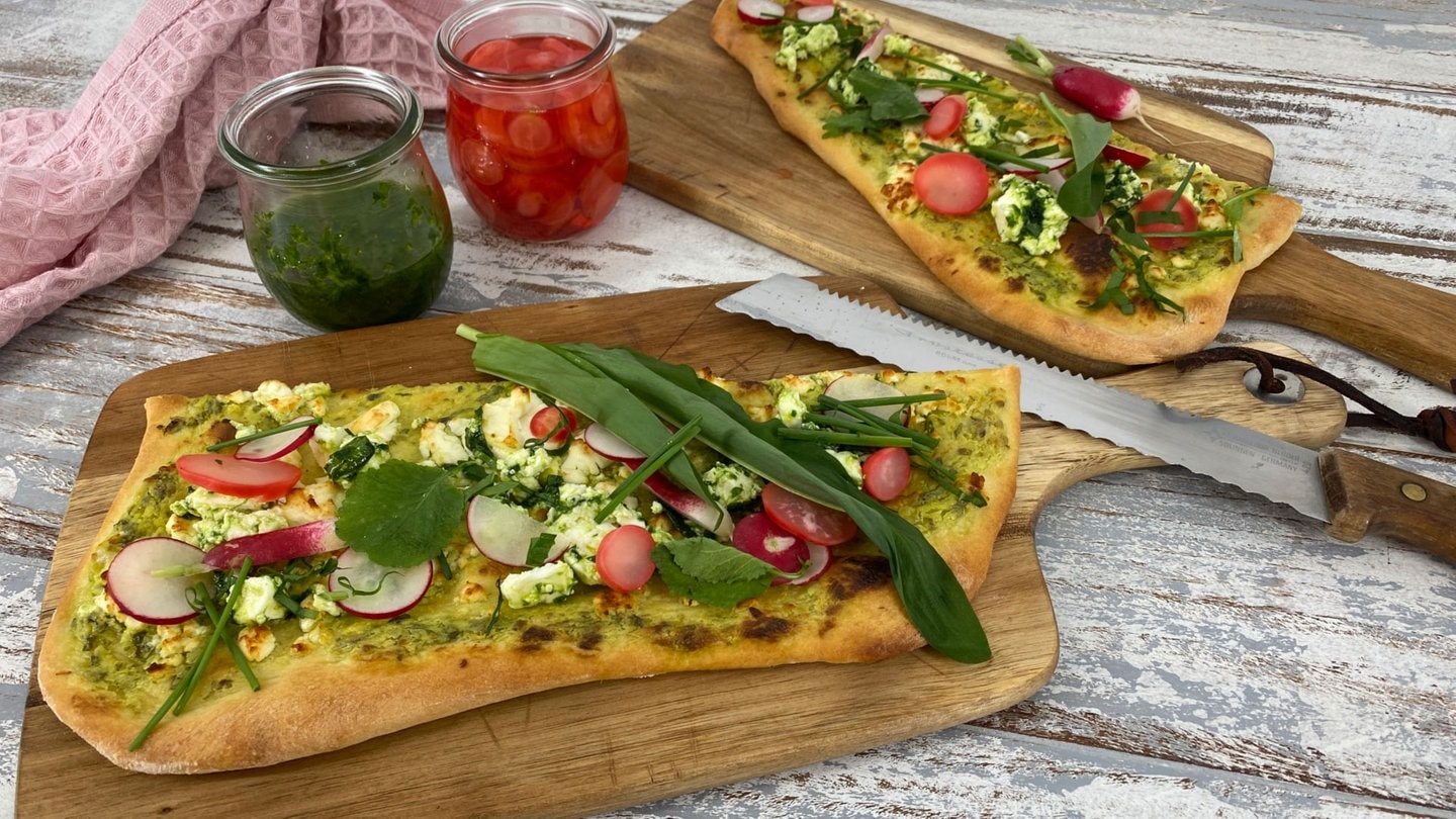 Rezept: Flammkuchen mit Bärlauchcreme - Rezepte - ARD-Buffet - TV
