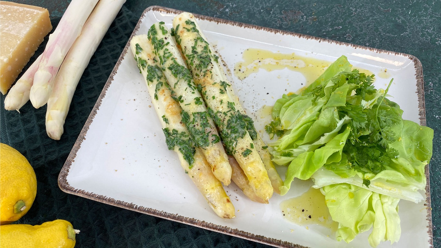 Rezept: Gratinierter Spargel mit Parmesan - Rezepte - ARD-Buffet - TV