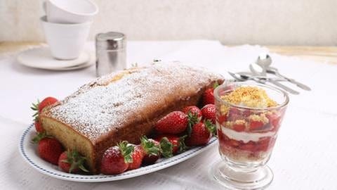 Erdbeer-Dessert im Glas mit Sandkuchen (Foto: SWR, SWR -)
