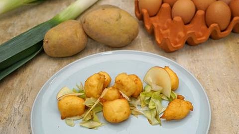 Kartoffelkrapfen mit Lauch-Gemüse (Foto: SWR, SWR -)