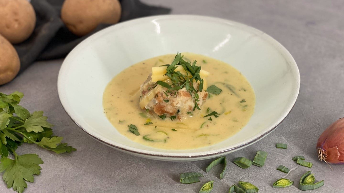 Lauchcremesuppe mit Käseknödeln (Foto: SWR)