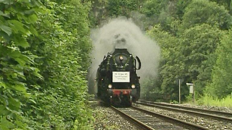 Die Pegnitztalbahn feierte im Juli 2002 ihren 125. Geburtstag und wurde von sieben Dampf-Sonderzügen aus ganz Deutschland besucht. (Foto: SWR, SWR -)