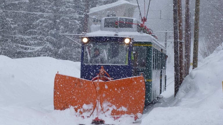 Schneeräumung auf der Tramway du Mont-Blanc (Foto: SWR, Alexander Schweitzer)
