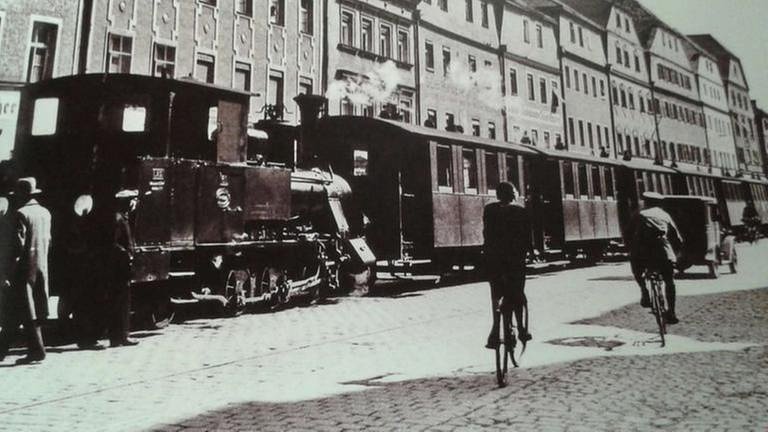 Das Walhalla-Bockerl wartet in Stadtamhof auf das Ausfahrtssignal - Aufnahme von 1933 (Foto: SWR, SWR - Susanne Mayer-Hagmann)