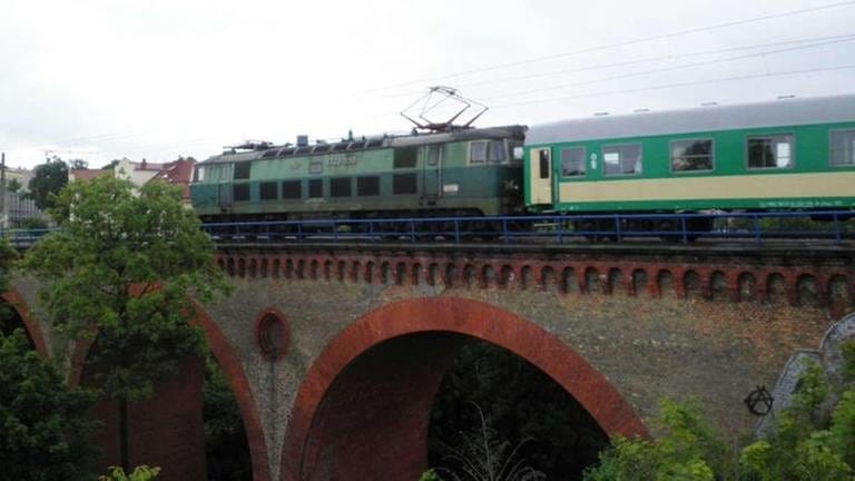 Die Zwillings- Viadukte sind das Symbol der Stadt Olsztyn (Foto: SWR, SWR - Grit Merten)