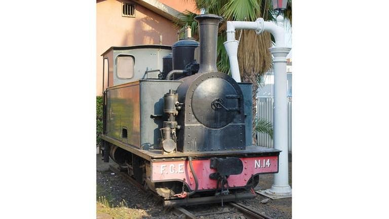 Hinter dem Bahnsteig von Catania überdauert, etwas versteckt die Nummer 14, eine kleine 1909 in Belgien gebaute Dampflok die Jahre. (Foto: SWR, SWR - MGW)