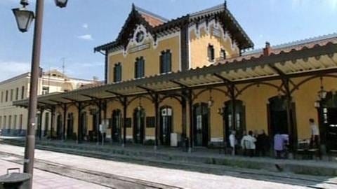 Bahnhof Volos: Hier wurde vor über hundert Jahren mit dem Bau der Pilionbahn begonnen. Die Konstruktion der Strecke und der Bahnhöfe übernahm der Italiener Evaristo de Chirico. (Foto: SWR, SWR -)