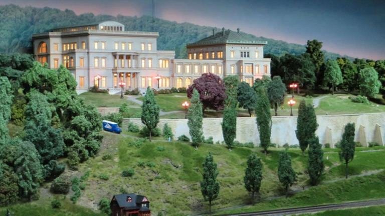 Die Villa Hügel, erbaut von Alfred Krupp, war früher Wohnsitz der Stahlbau-Dynastie; heute kann dort jeder die Firmengeschichte in einem Museum erleben. (Foto: SWR, SWR - Bernhard Foos)