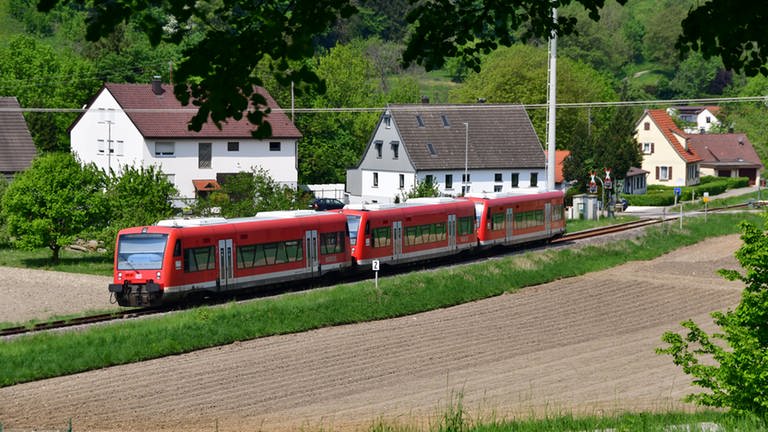 Dreiteiliger Triebzug (Foto: SWR, Harald Kirchner)