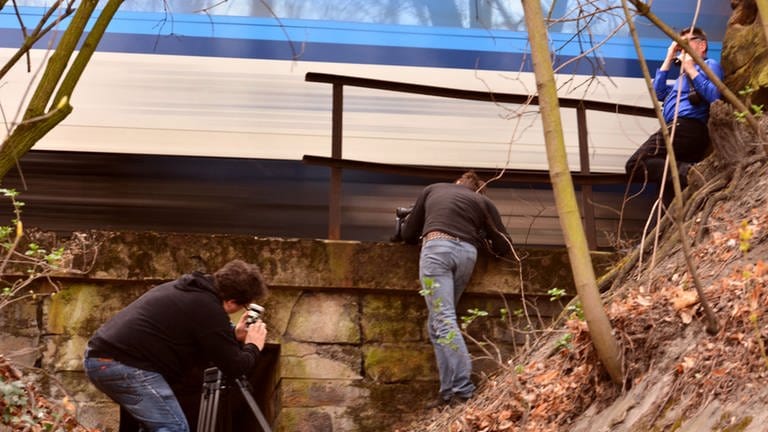 Sozusagen mit Volldampf donnern die Züge durch den Tunnel in Nelahozeves, nahe Prag. (Foto: SWR, Grit Merten)
