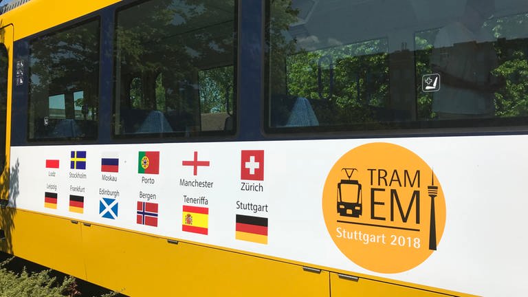 2 Fahrzeuge vom Typ DT 8 wurden extra zur Tram-EM 2018 beklebt. (Foto: SWR, Michael Kost)