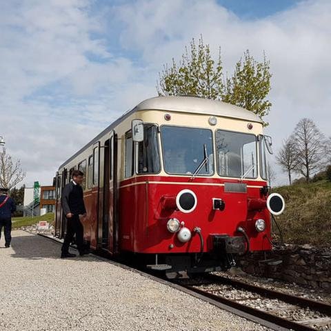 Der erste Zug in der Fahrsaison der Härtsfeld-Museumsbahn im Jahr 2017 (Foto: SWR, Bettina Bansbach)