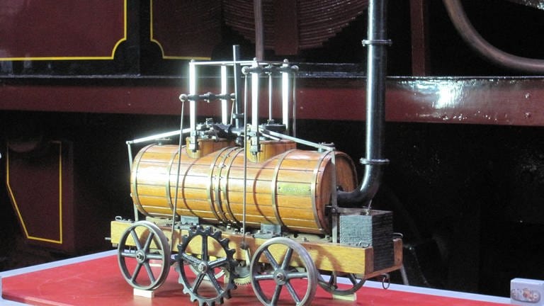 Das Holzmodell der "Salamanca", der ersten betriebsfähigen Lok, entwickelt von John Blenkinsop.