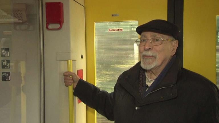 Robert Mürb vom Verein Baden in Europa hatte einen offenen Brief an den baden-württembergischen Verkehrsminister geschrieben, um sich auch für Züge in den badischen Farben stark zu machen. (Foto: SWR, SWR - Harald Kirchner)