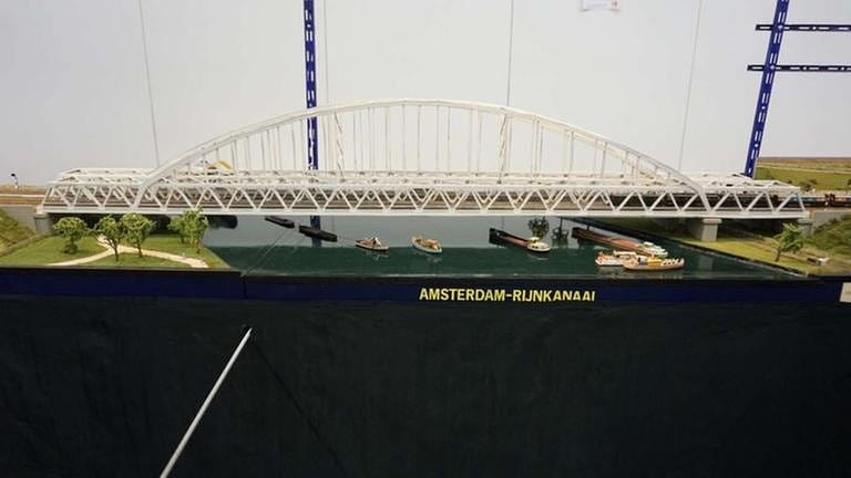 Brücke den Amsterdamm-Rheinkanal (Foto: SWR, SWR - Wolfgang Drichelt)