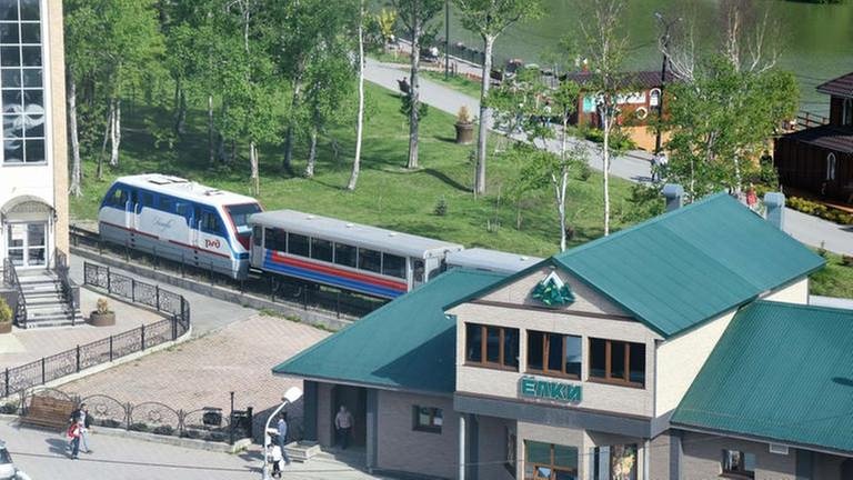 Kindereisenbahn in Yuzhno-Sachalinsk mit einer TU 10 Kolibri als Zuglok. (Foto: SWR, SWR - Michael Mattig-Gerlach)