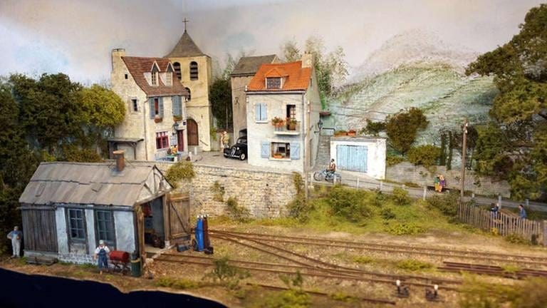 Die Spur 0e Anlage „Jean Ville“ ist 2 x 0,5 m groß und zeigt ein Dorf in Südfrankreich in der 50er60er Jahren mit Bahnanschluss. (Foto: SWR, SWR - Drichelt)