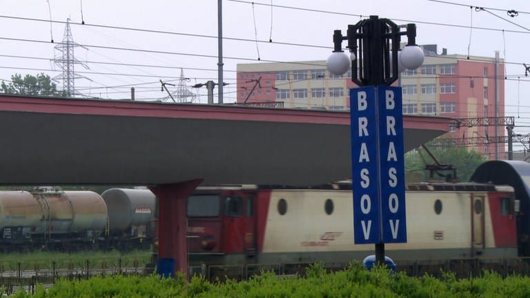 Einfahrt in den Bahnhof Brasov
