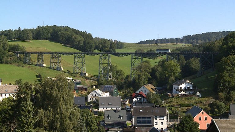 Die „Erzgebirgische Aussichtsbahn“ führt von Wolkenstein nach Schwarzenberg. (Foto: SWR, Andreas Stirl)