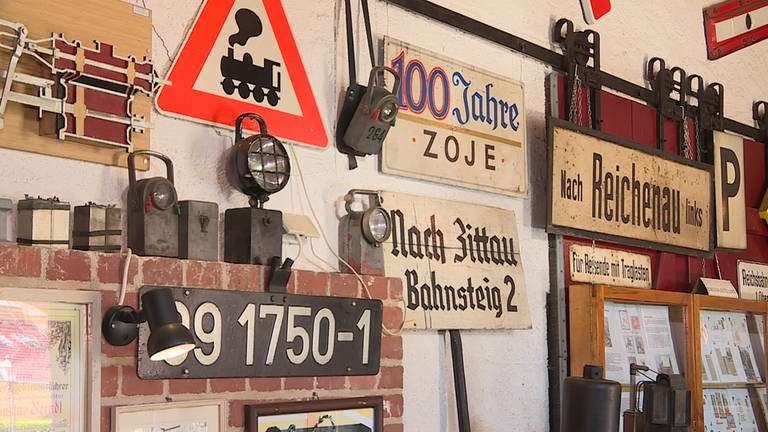 Im ehemaligen Güterschuppen des Bahnhofs Oybin befindet sich das Schmalspurmuseum. (Foto: SWR, Andreas Stirl)