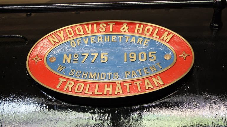 Lokschild einer Dampflok von NoHAB von 1905 (Foto: SWR, Hagen von Ortloff)