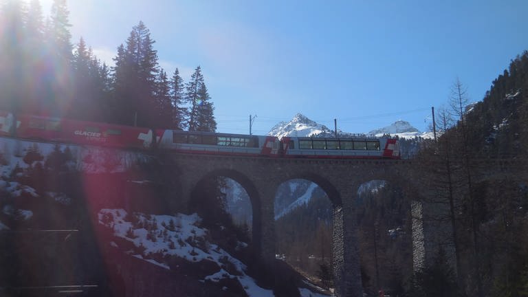 Glacierexpress auf der Albula-Linie (Foto: SWR, Alexander Schweitzer)