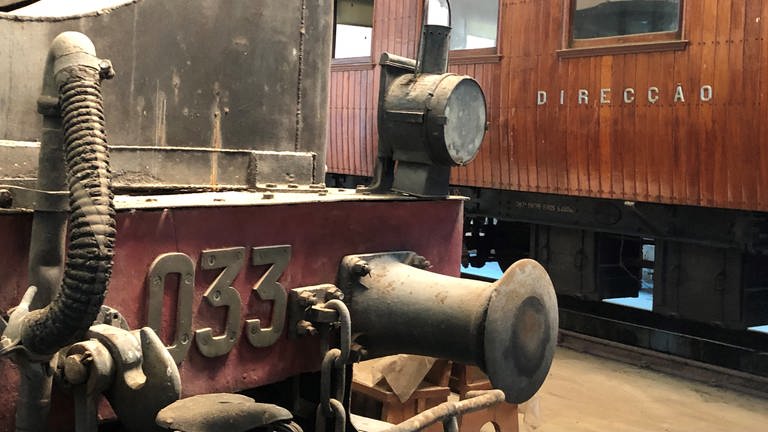 Neben der Dampflok CP 033 lagert in Lagos ein historischer Direktionswagen der portugiesischen Eisenbahngesellschaft. (Foto: SWR, Kirsten Ruppel)