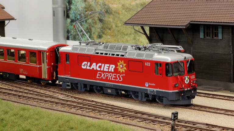 Werbelok "Glacier Express" in 0m (1:45, Schmalspur 1000 mm) (Foto: SWR, BEMO Modelleisenbahnen GmbH)