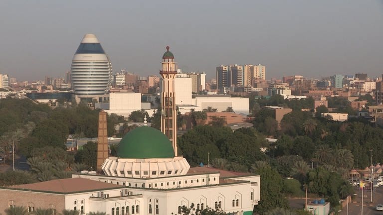 Blick auf das moderne Khartum mit dem von Libyen gebauten 'Khartum-Ei'. (Foto: SWR, Michael Mattig-Gerlach)