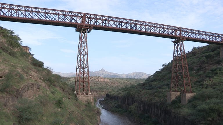 Die 100 Jahre alte Awash-Brücke, längst fährt hier kein Zug mehr. (Foto: SWR, Rüdiger Lorenz)