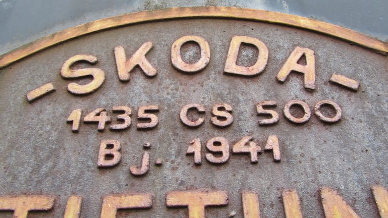 Eine Dampflokomotive von Skoda aus Tschechien schmückt seit über 20 Jahren den Bahnhof Bundenthal-Rumbach, die Endstation der Wieslauterbahn (Foto: SWR, SWR)