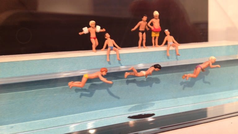 Preiser-Figuren: Kinder im Schwimmbad (Foto: SWR, SWR - Hagen v. Ortloff)