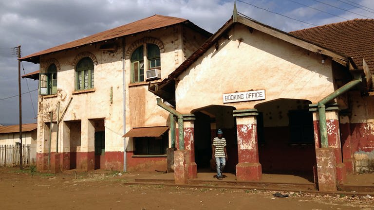 Der alte Bahnhof vom Moshi, Endpunkt der stillgelegten usambara (Foto: SWR)