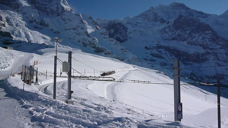 Blick auf die Jungfrau von der Station "Kleine Scheidegg" aus