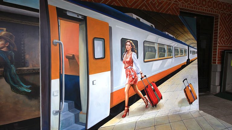 Täuschend echte Malerei im Bahnhof (Foto: SWR, SWR)