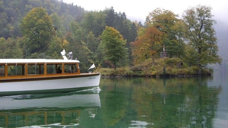 Fahrt auf dem Königssee - der Kapitän wird zum Echobläser - einfach toll. (Foto: SWR, SWR - Alexander Schweitzer)